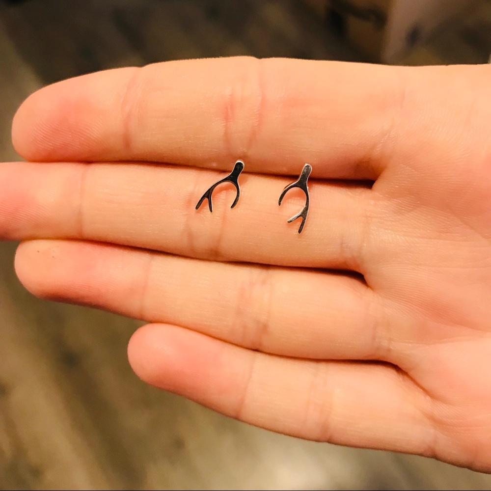 🌲🎅🏻 Mini Antler Stud Earrings